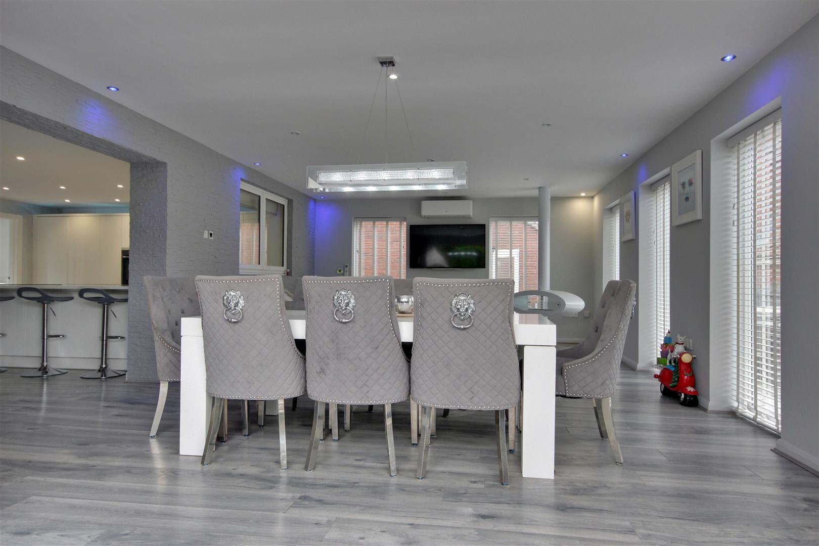 The Pines, Kingswood, Hull