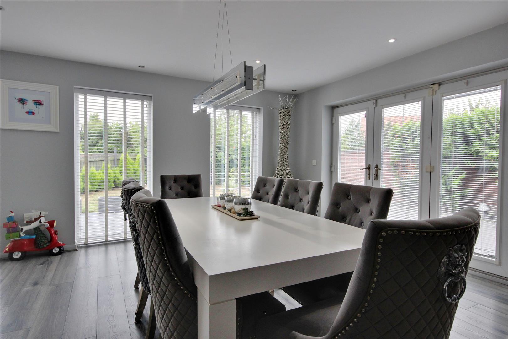 The Pines, Kingswood, Hull