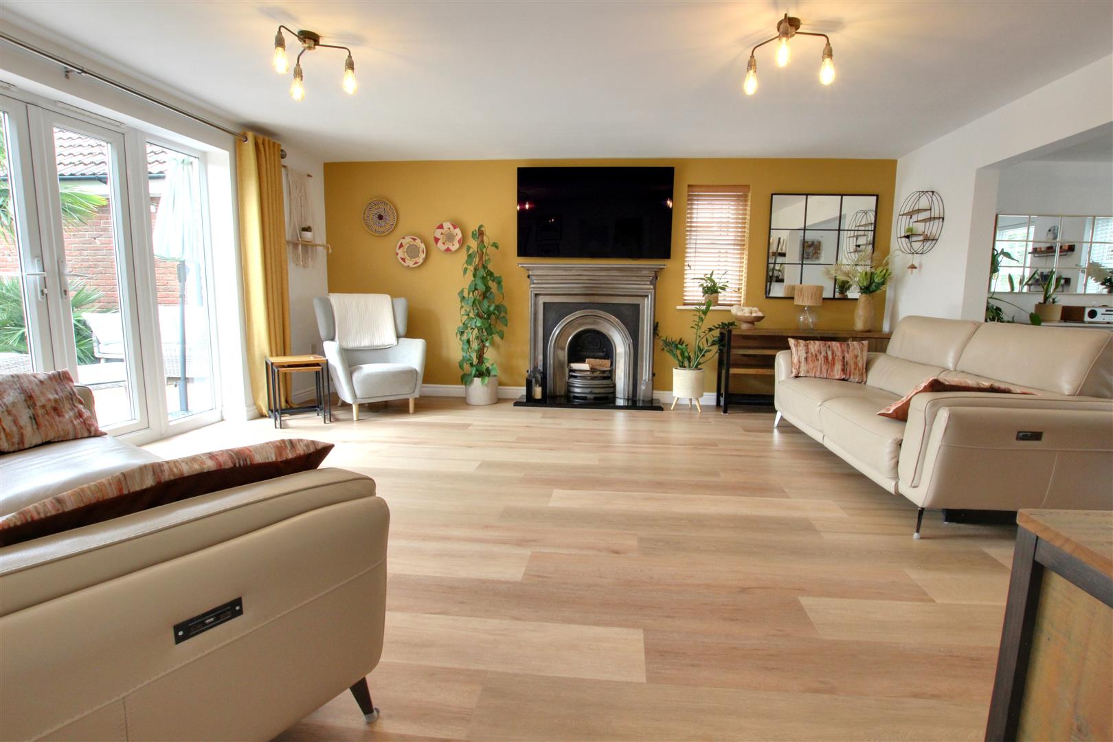 The Pines, Kingswood, Hull