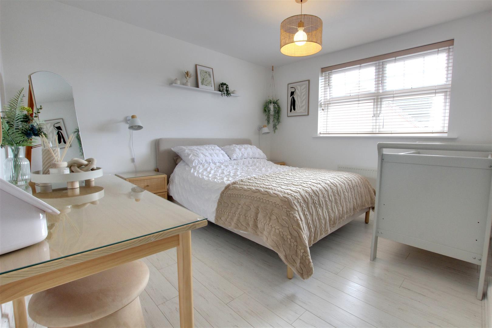The Pines, Kingswood, Hull