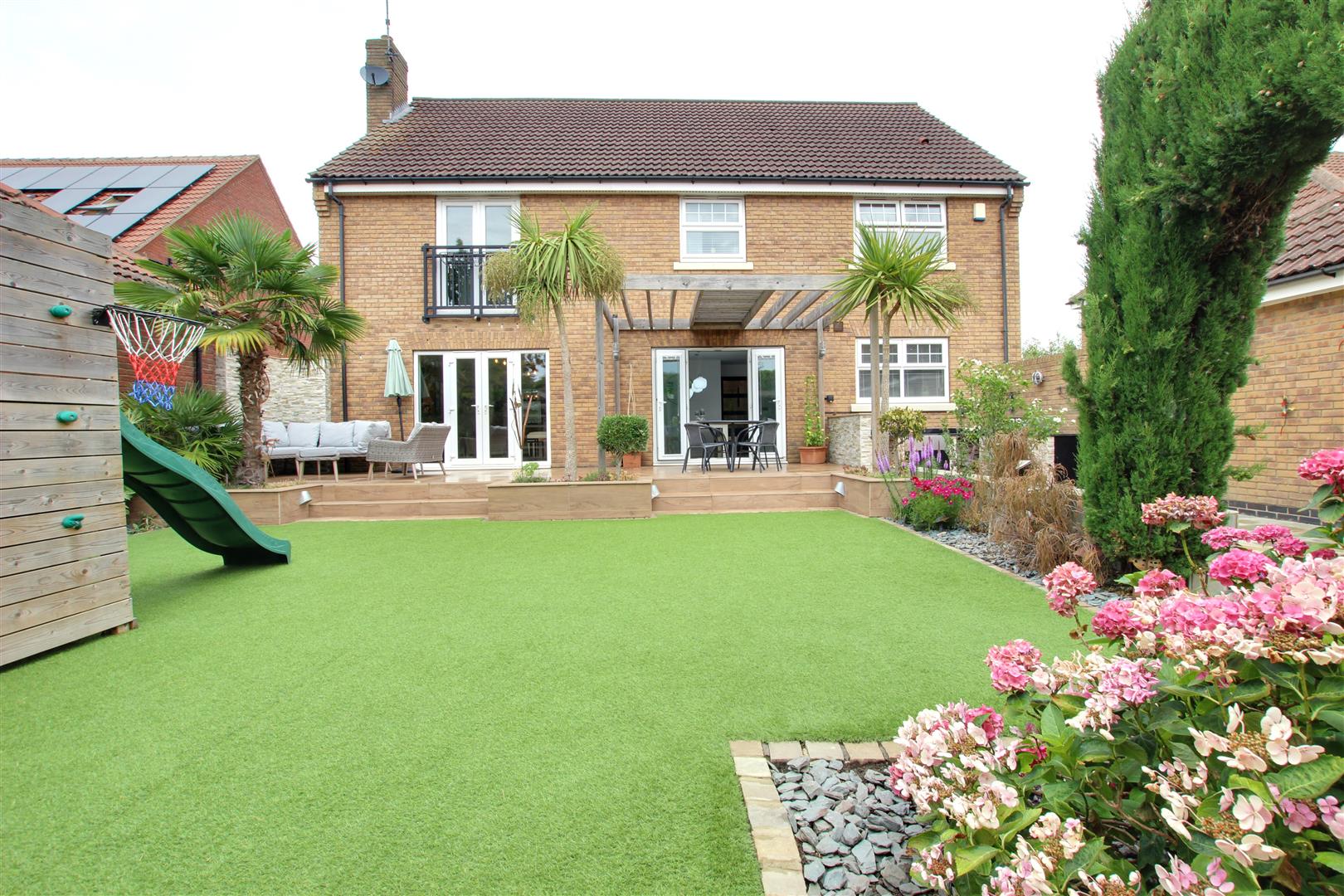 The Pines, Kingswood, Hull