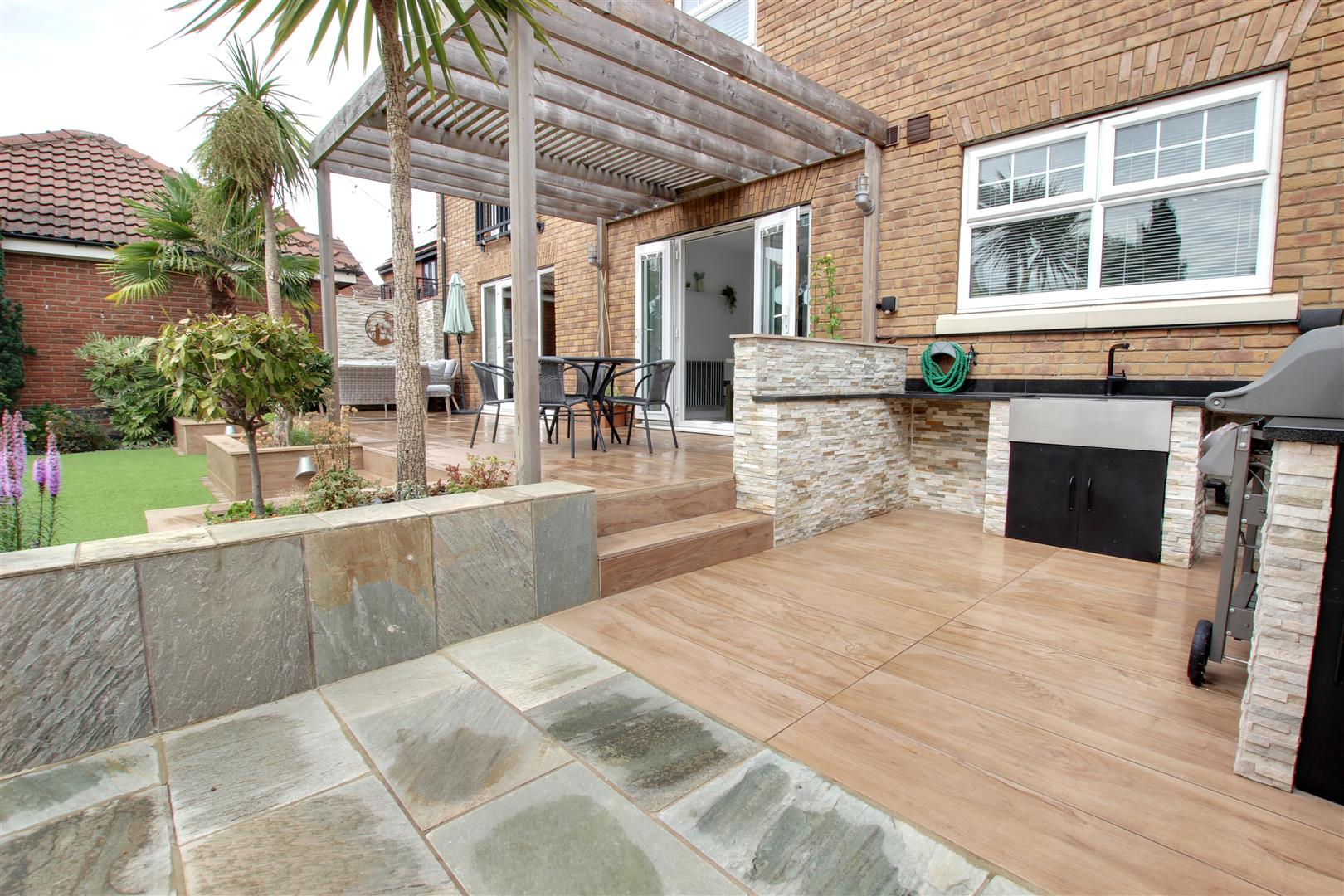The Pines, Kingswood, Hull