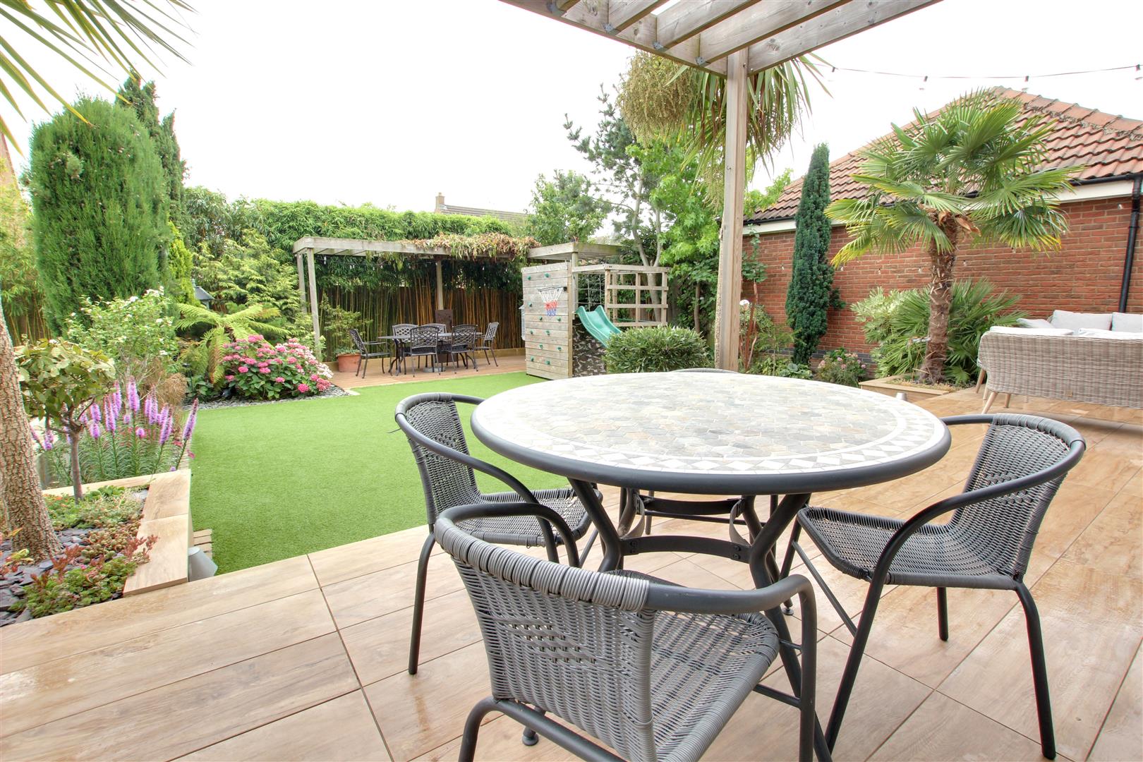 The Pines, Kingswood, Hull