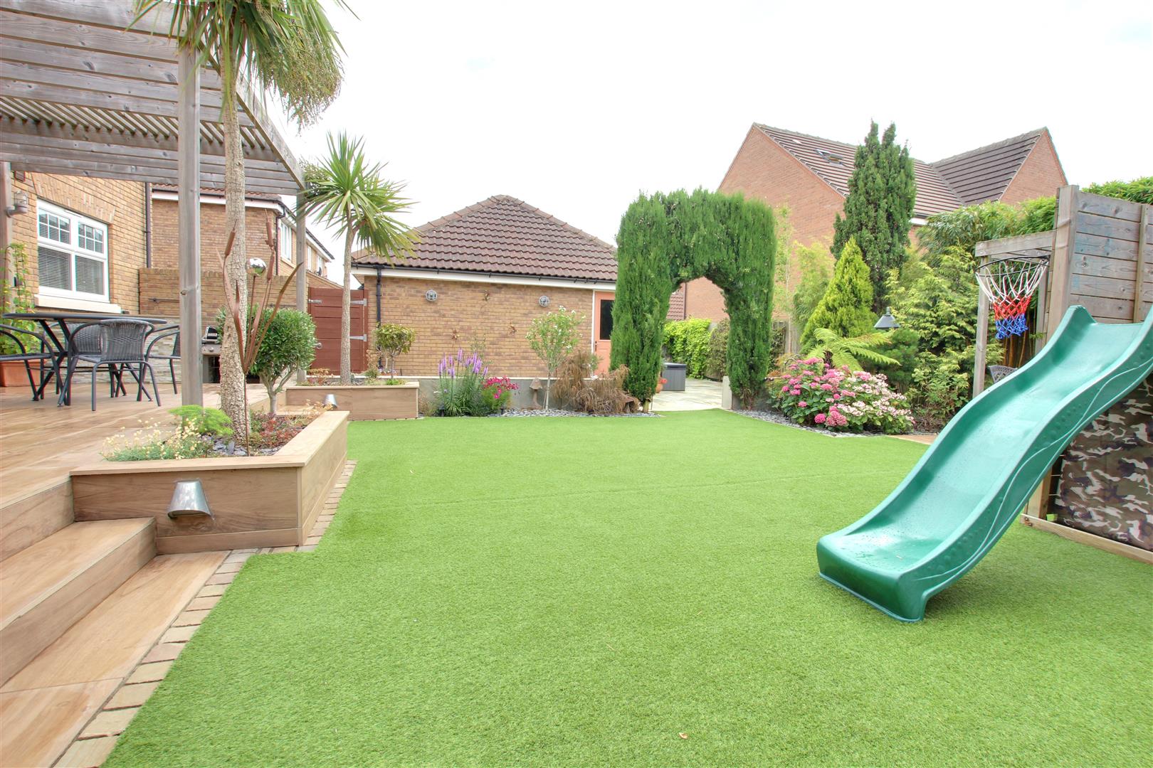 The Pines, Kingswood, Hull
