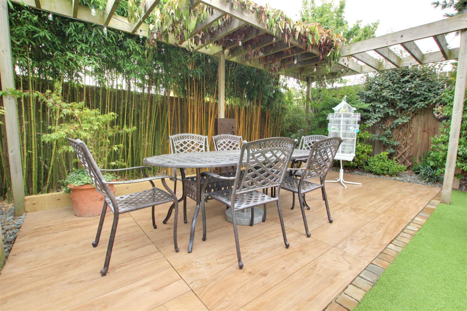 The Pines, Kingswood, Hull