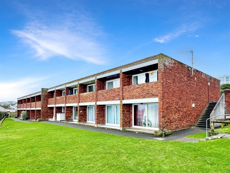 Fistral Crescent, Newquay