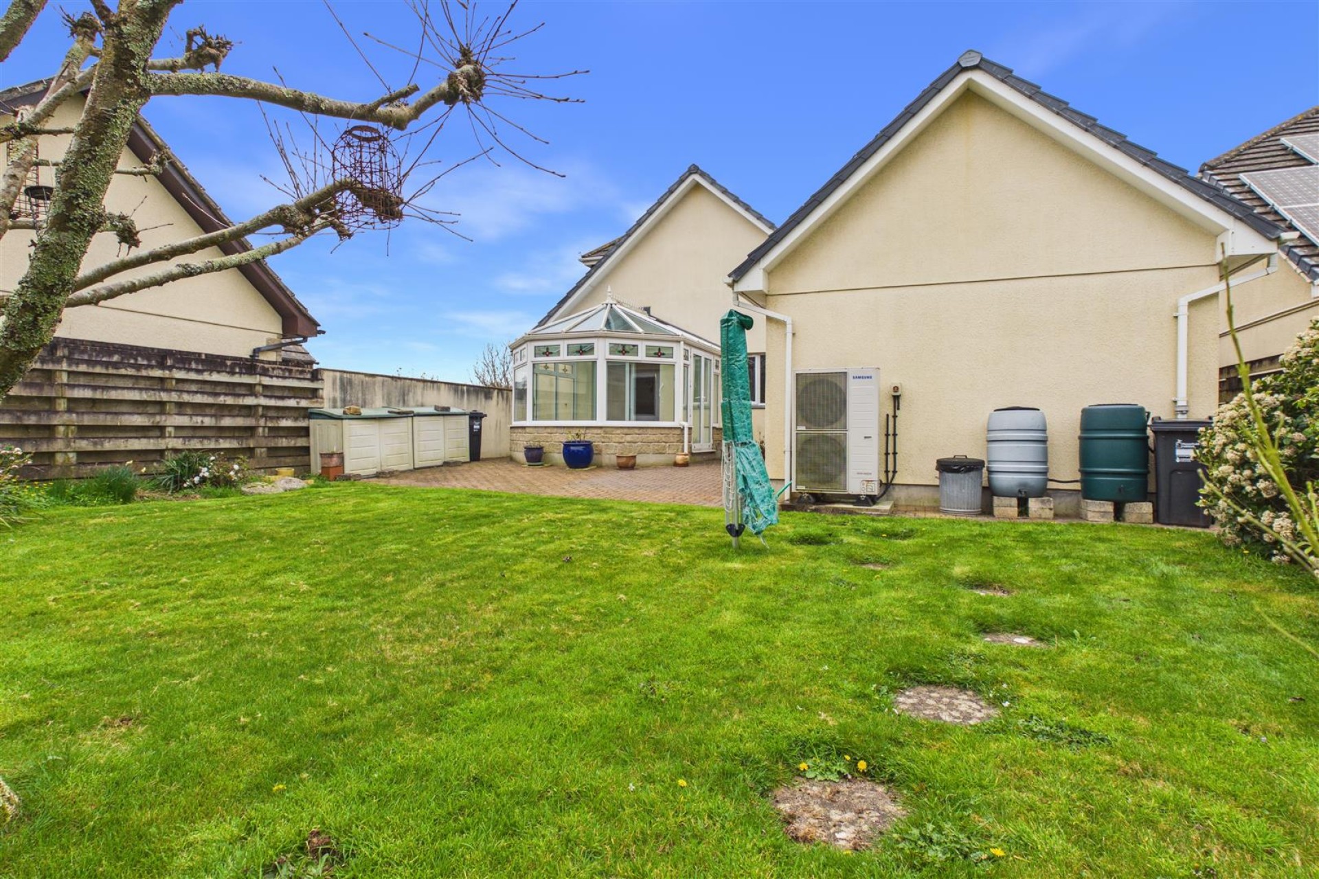 The Oaks, Quintrell Downs