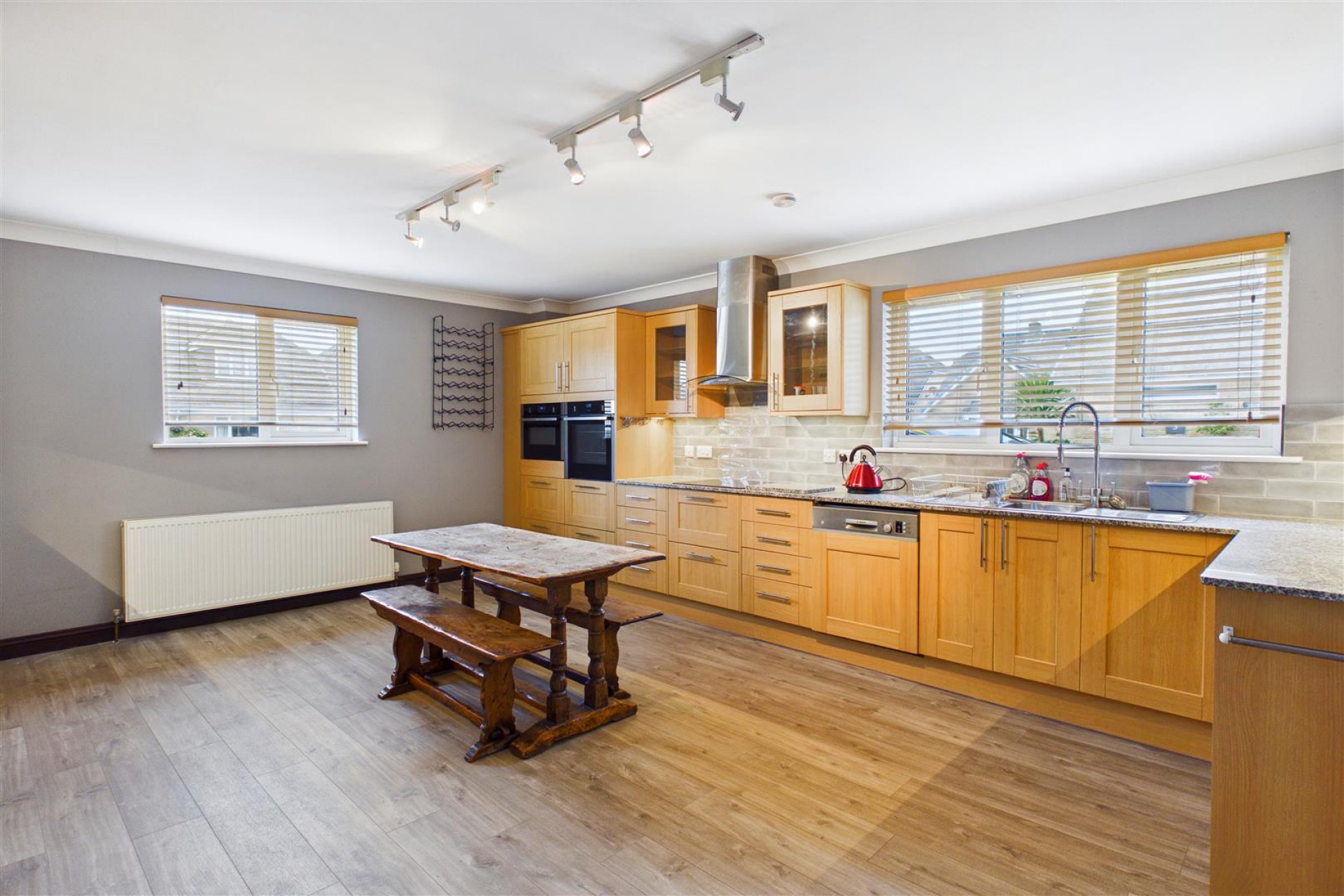 The Oaks, Quintrell Downs