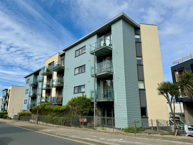 Pentire Crescent, Pentire, Newquay