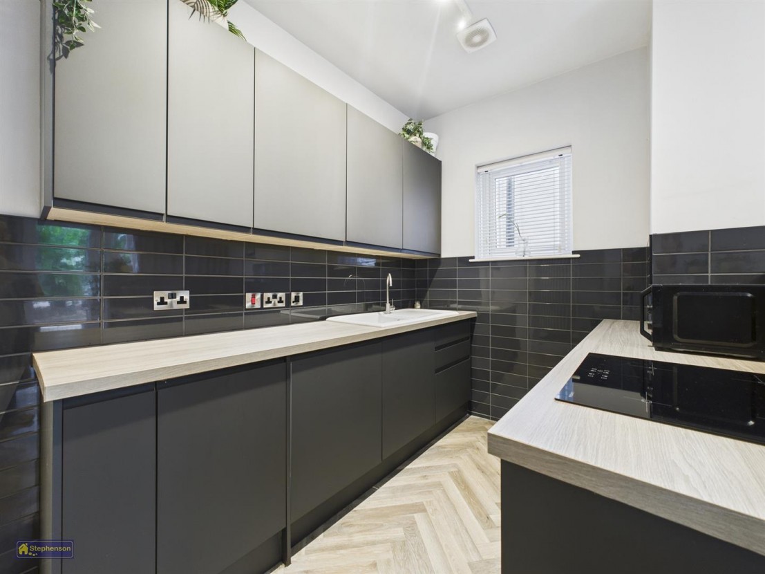 The Avenue, Bishop Lane, Hull