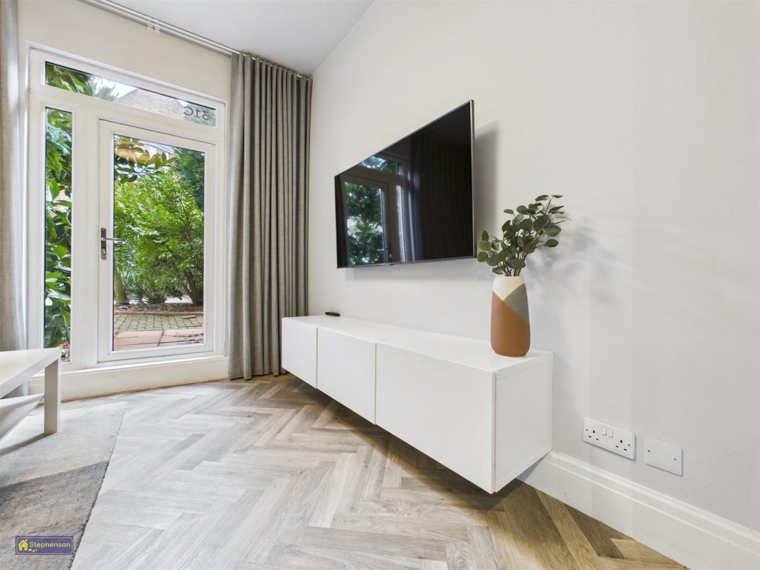 The Avenue, Bishop Lane, Hull