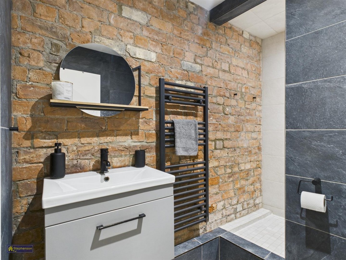 The Avenue, Bishop Lane, Hull