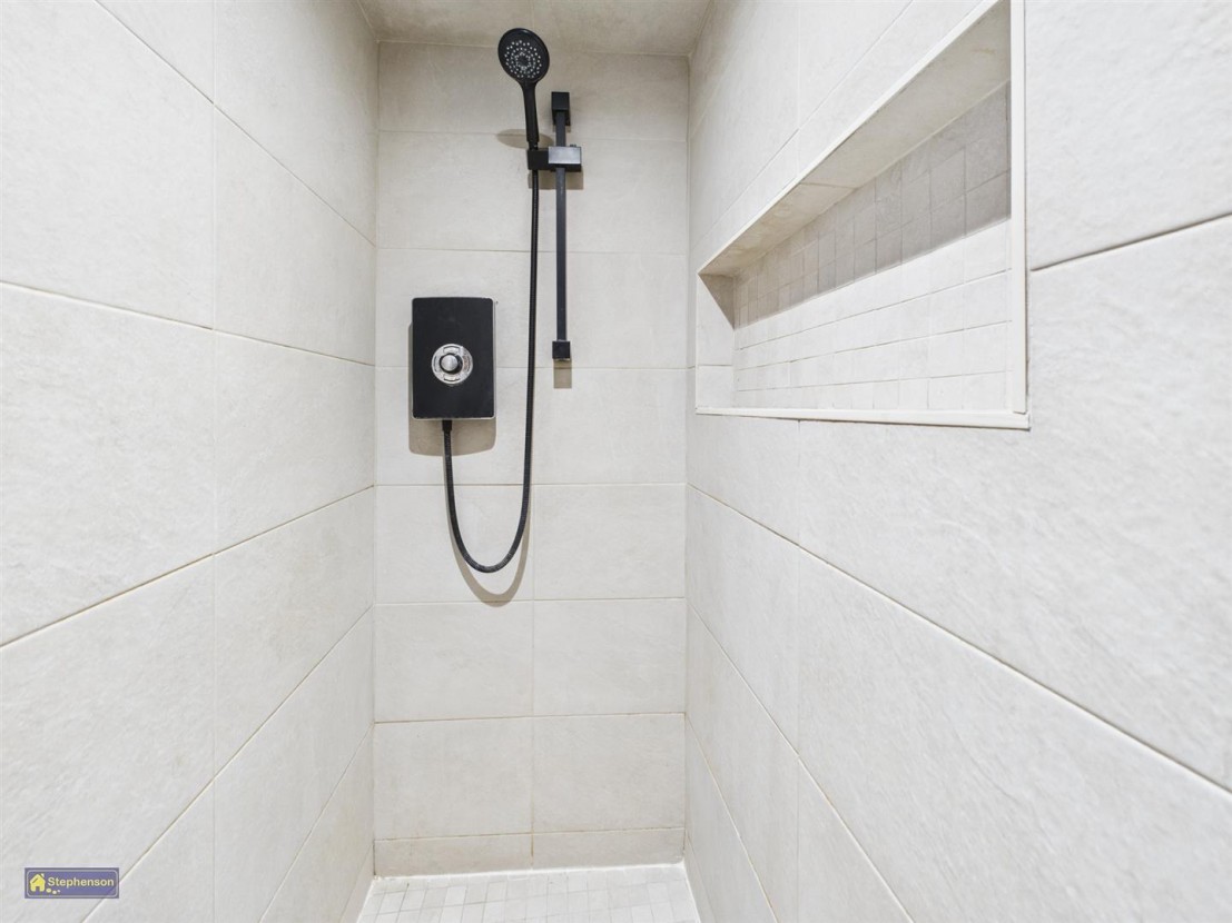 The Avenue, Bishop Lane, Hull