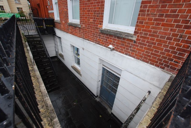 One bed GFF period apartment, Brunswick Square, Bristol