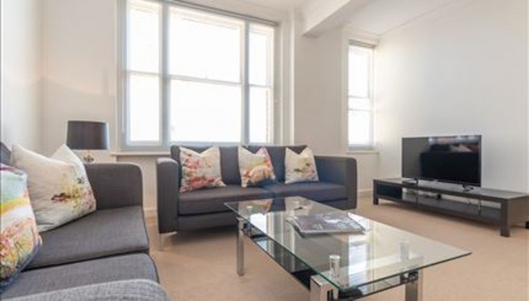 Hill Street, London, W1J