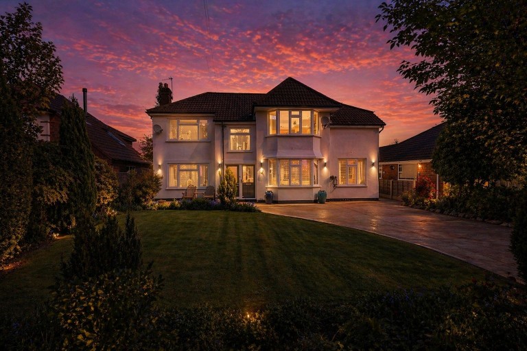 Harewood Avenue, Sale, Cheshire, M33