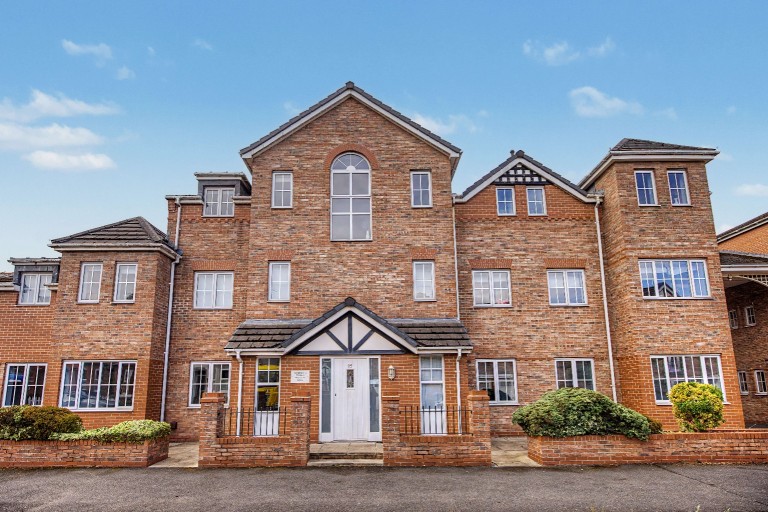 15 Devonshire Road, Broadheath, Altrincham, Cheshire, WA14