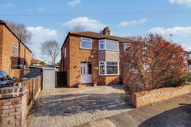 Newlyn Drive, Sale