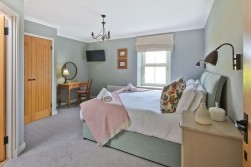 8 Elford Farm Cottages, Seahouses, NE68