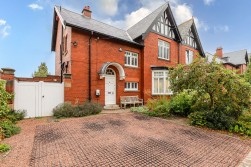 North Avenue, Gosforth, NE3