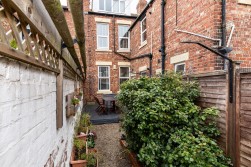 Myrtle Grove, Jesmond, NE2
