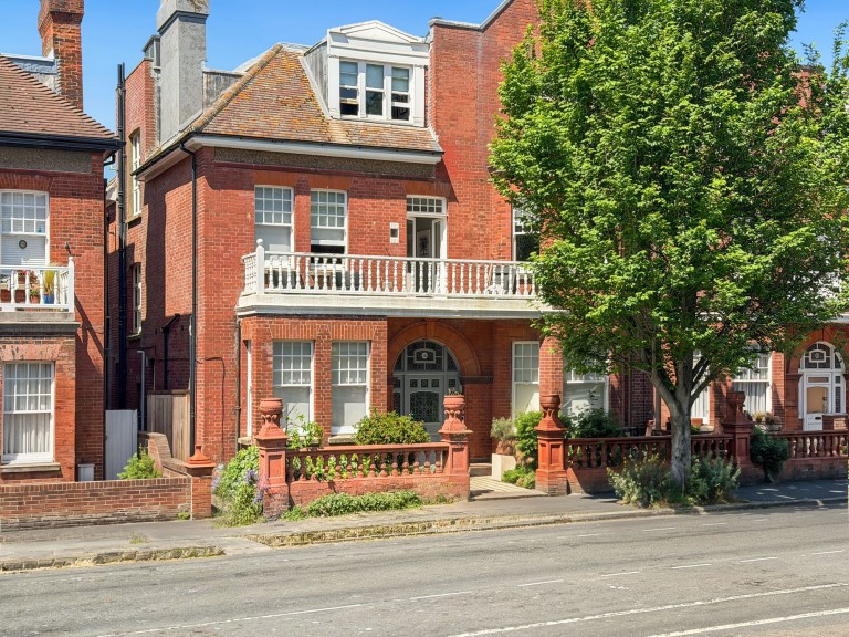 Palmeira Avenue, Hove, BN3