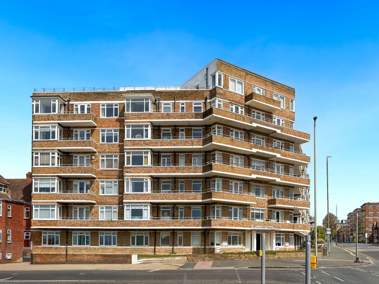 Kingsway, Hove, BN3