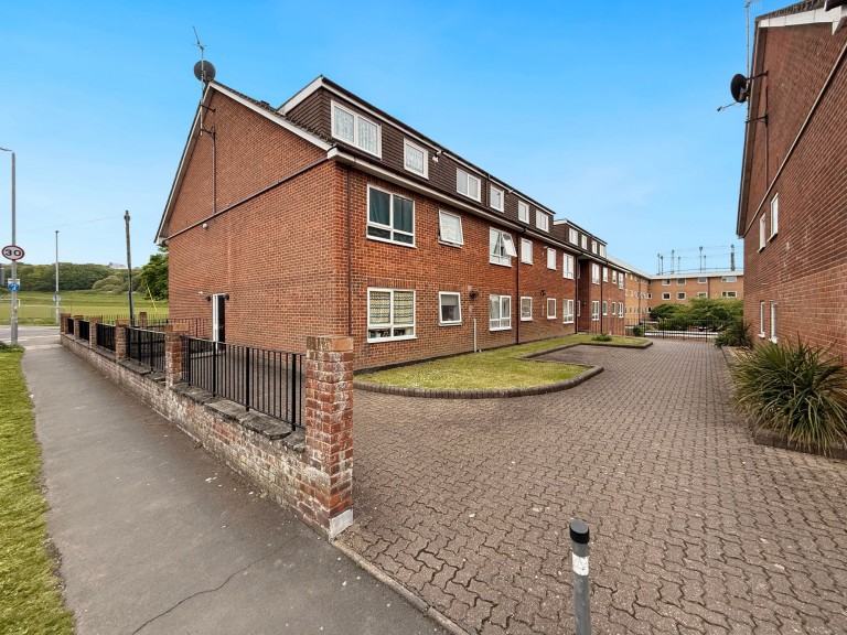 Henley Road, Brighton, BN2