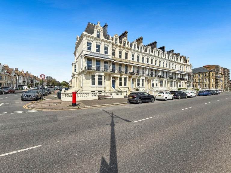 Kingsway, Hove, BN3
