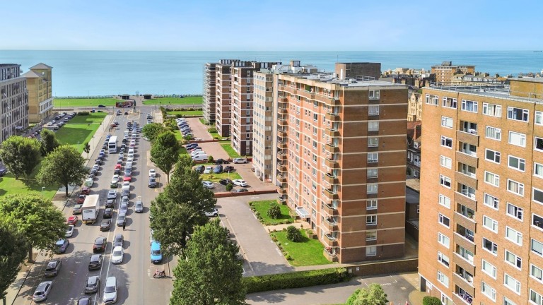 Grand Avenue, Hove, BN3