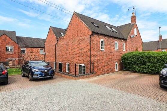 Barcliffe Mews, Barcliffe Avenue, B77 2BN