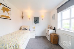 Kensington Drive, Tamworth