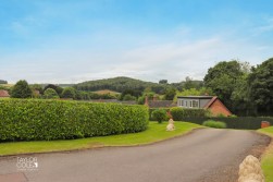 School Lane, Hints
