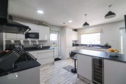 Rosebery Road, Dosthill