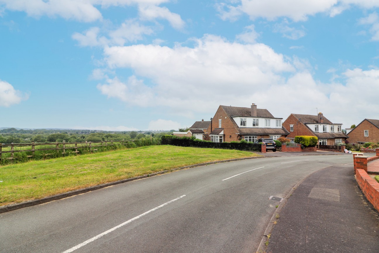 Wigford Road, Dosthill