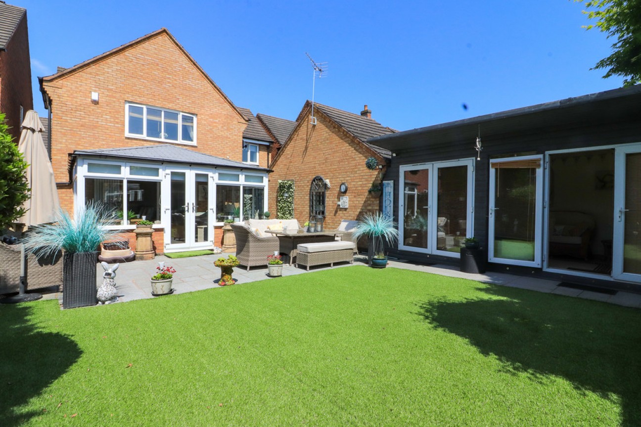 Field Close, Kettlebrook