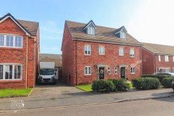 Red Marl Way, Warton