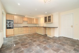 Field Close, Kettlebrook