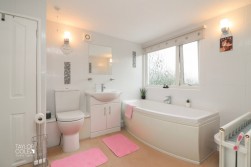 Wigford Road, Dosthill