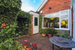 Wigford Road, Dosthill