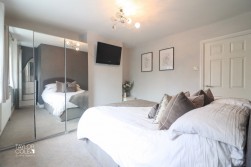 Tamworth Road, Dosthill