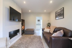 Tamworth Road, Dosthill