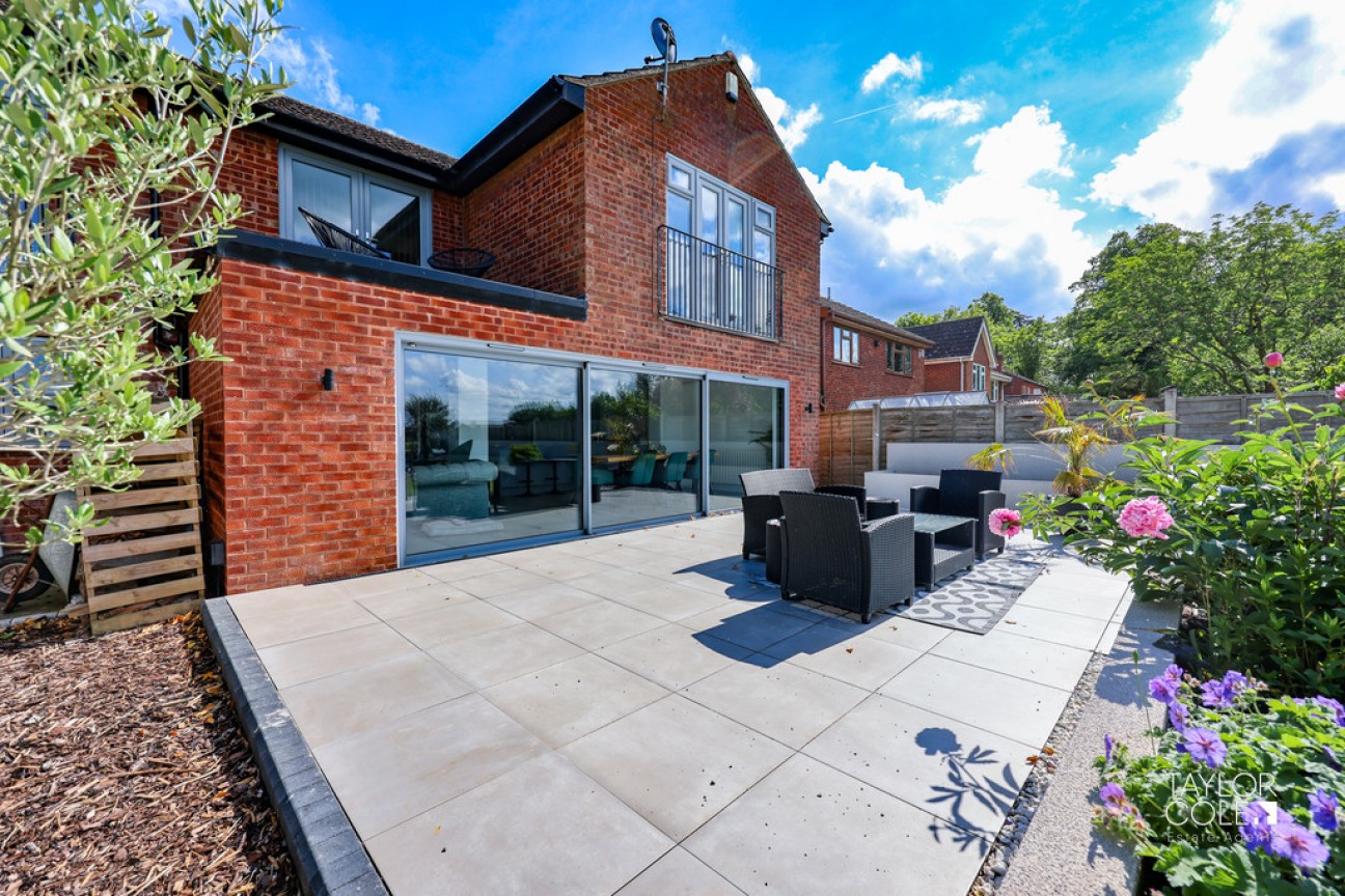 Main Road, Haunton
