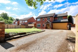 Main Road, Haunton