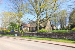 Main Road, Haunton