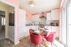 Regency Close, Dunstall Park