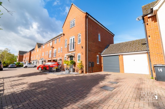 Barlow Avenue, Tamworth