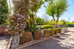 Barlow Avenue, Tamworth