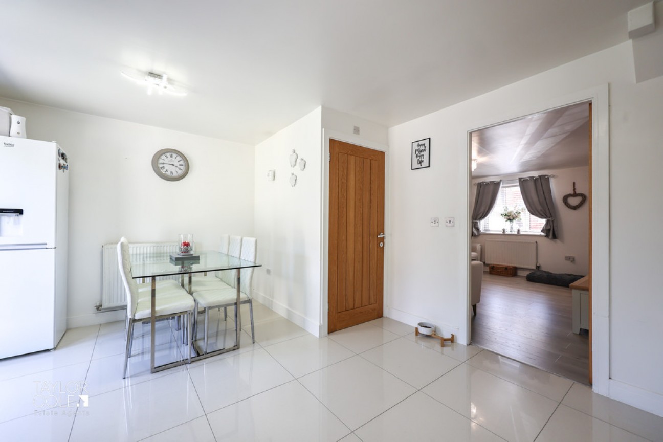 Lyon Drive, Tamworth