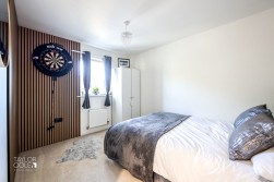 Lyon Drive, Tamworth